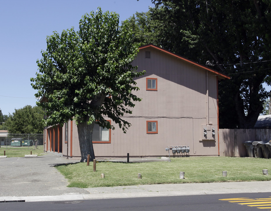 640 Cummins Way in West Sacramento, CA - Foto de edificio