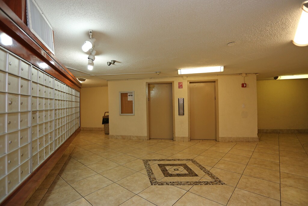 The Fairways of Inverrary Apartments in Lauderhill, FL