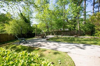 4035 Brookcrest Cir in Decatur, GA - Building Photo - Building Photo