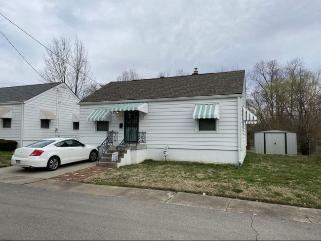 517 Spanish Ct in Louisville, KY - Building Photo - Building Photo