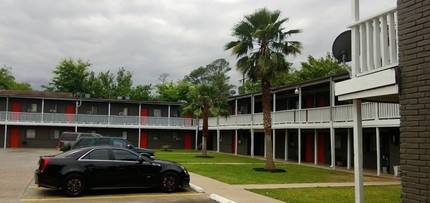 Hidden Pines in Houston, TX - Building Photo - Building Photo