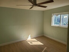 1910 NW 60th Ave in Sunrise, FL - Building Photo - Building Photo