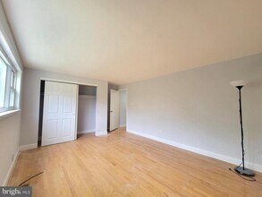 122 Laureba Ave in Stratford, NJ - Building Photo - Building Photo