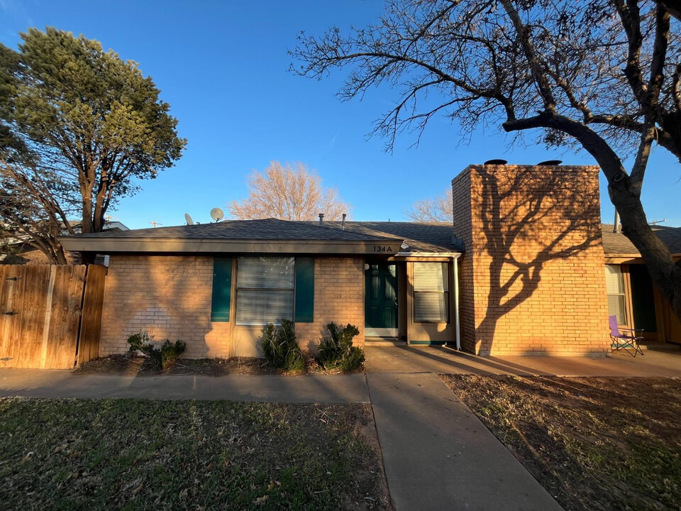 134 N Troy Ave in Lubbock, TX - Building Photo