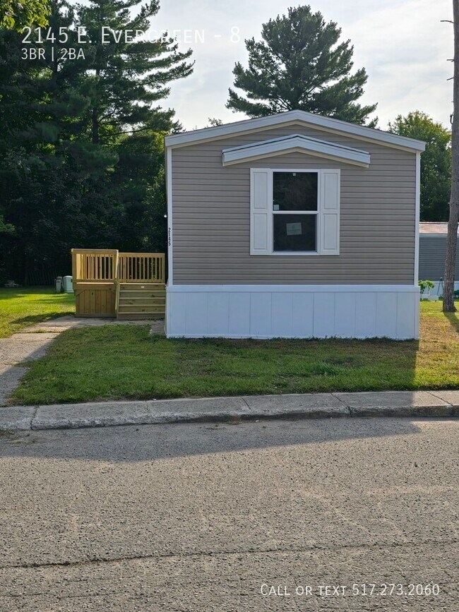 2145 E Evergreen Dr in Caro, MI - Building Photo - Building Photo