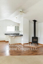 1374 NW Baltimore Ave in Bend, OR - Building Photo - Building Photo