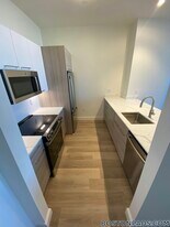 1079 Commonwealth Ave in Boston, MA - Building Photo