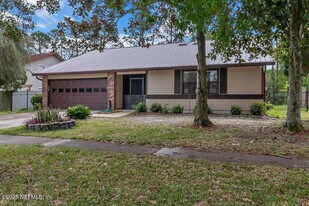 4518 Crosstie Rd S in Jacksonville, FL - Building Photo