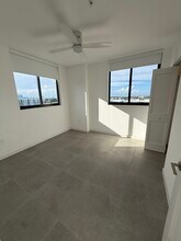 1541 Van Buren St, Unit B in Hollywood, FL - Building Photo - Building Photo