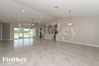 3237 NW 41st Pl in Cape Coral, FL - Building Photo - Building Photo