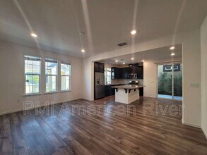 6025 Dragon Hawk Pl in Roseville, CA - Building Photo - Building Photo