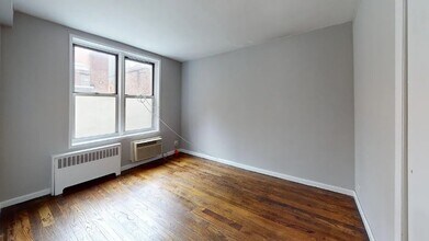 340 E 58th St in New York, NY - Building Photo - Building Photo