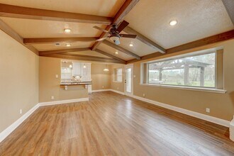 2703 COUNTY 962D Rd in Alvin, TX - Building Photo - Building Photo