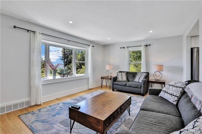 96 Orange St in Marlboro, NY - Building Photo - Building Photo