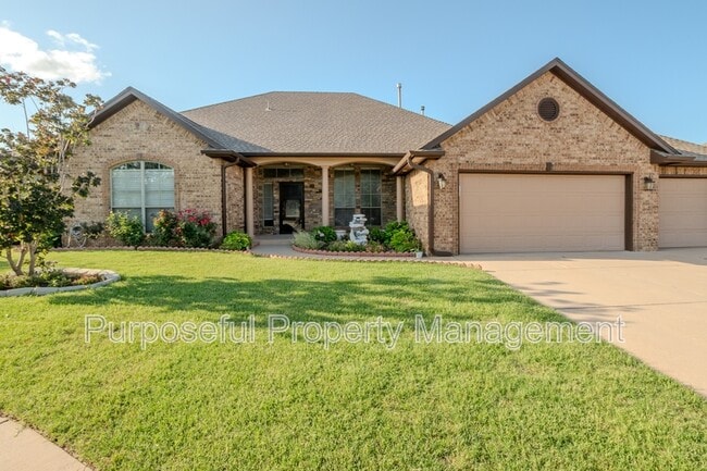 8833 NW 114th Cir in Oklahoma City, OK - Building Photo - Building Photo
