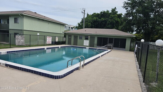 1556 University Ln in Cocoa, FL - Building Photo - Building Photo