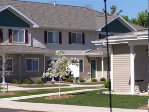 Green Park Townhomes in Mason, MI - Building Photo - Building Photo