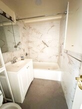 77 S Park Ave in Rockville Centre, NY - Foto de edificio - Building Photo