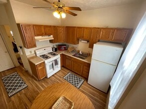 211 Dunseith St in Pittsburgh, PA - Foto de edificio - Building Photo