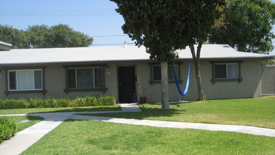 Hidden Valley Apartments in Fullerton, CA - Foto de edificio - Building Photo