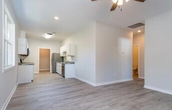 9105 Beach Dr SW, Unit B in Calabash, NC - Building Photo - Building Photo