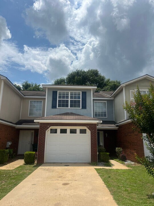 102 S Spring View Dr in Enterprise, AL - Building Photo
