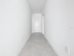 421 Sandbar Ln in Haines City, FL - Building Photo - Building Photo