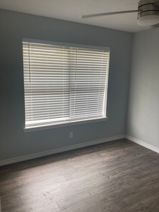 1805 Norma Ln in Edinburg, TX - Building Photo