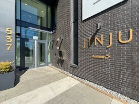 537 Cottonwood Av in Coquitlam, BC - Building Photo