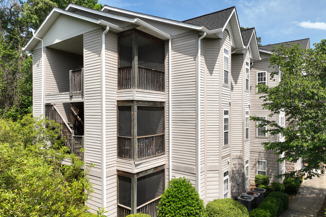 Greystone Pointe in Greensboro, NC - Building Photo - Building Photo