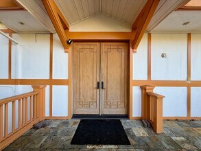 63 Berryessa Way in Hillsborough, CA - Building Photo - Building Photo