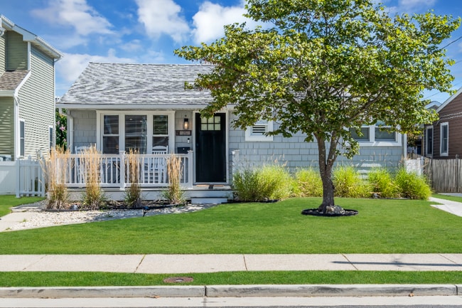 property at 213 E Syracuse Ave