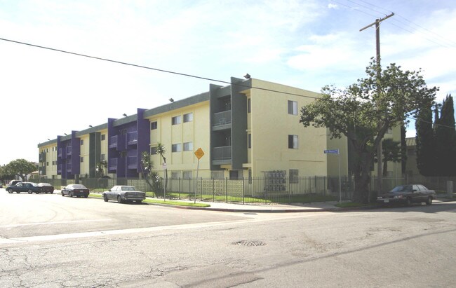 Van Buren Apartments in Los Angeles, CA - Foto de edificio - Building Photo