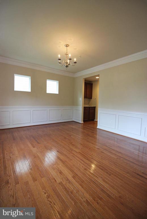 11518 Amherst Ave