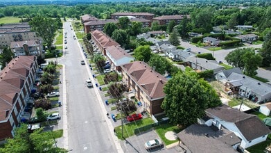 Pointe-Gatineau in Gatineau, QC - Building Photo - Building Photo