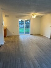1055 SE Villard St in McMinnville, OR - Building Photo - Building Photo
