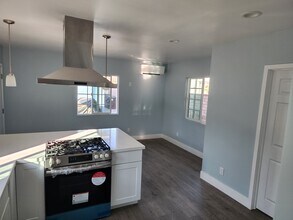 8643 Wakefield Ave in Los Angeles, CA - Building Photo - Building Photo