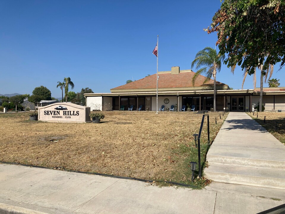 1429 Basswood Way in Hemet, CA - Building Photo