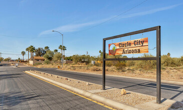 428 Reizen Dr in Morristown, AZ - Building Photo - Building Photo