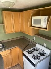 179 Union St, Unit 2 in Portsmouth, NH - Foto de edificio - Building Photo