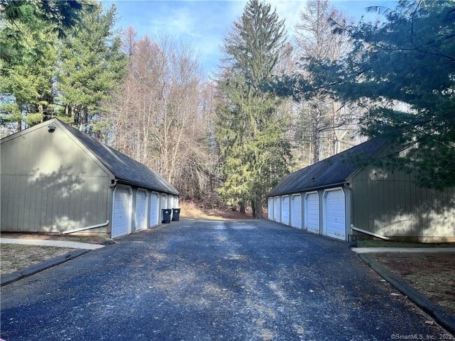 745 Greens Loop in Cheshire, CT - Building Photo - Building Photo