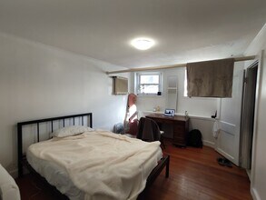 15 Wellman St, Unit 1 in Brookline, MA - Building Photo - Building Photo