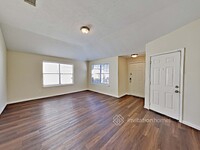 8571 Chaletford Dr in Houston, TX - Building Photo - Building Photo