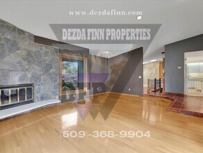 1049 S Primrose Ln in Spokane, WA - Building Photo - Building Photo
