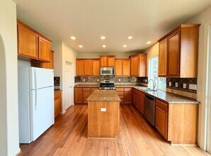 4290 Lasalle Dr in Merced, CA - Foto de edificio - Building Photo