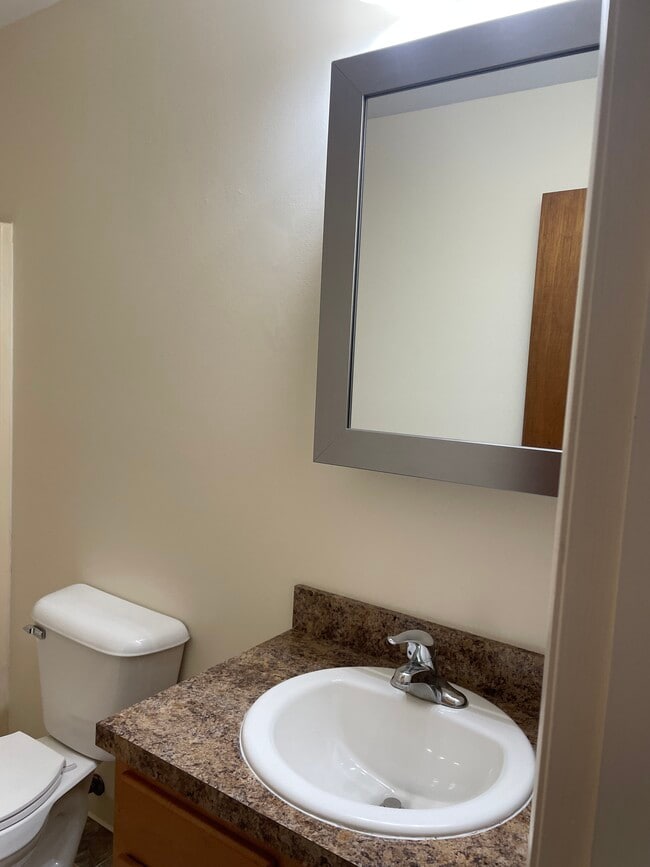 North Town Apartments in North Syracuse, NY - Foto de edificio - Building Photo