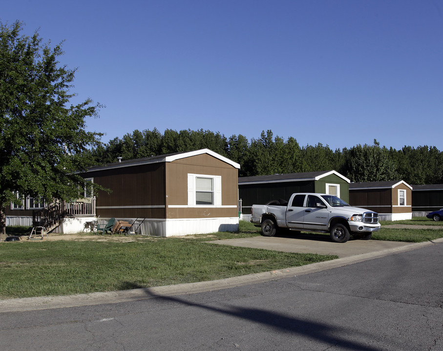 20 Glenlee Dr in Beebe, AR - Foto de edificio