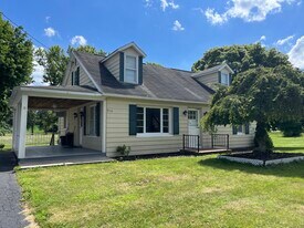 916 High St in West Milton, PA - Building Photo