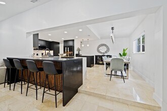 16811 NW 83rd Ave in Miami Lakes, FL - Building Photo - Building Photo