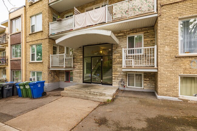 L'Excelsior in Montréal, QC - Building Photo - Building Photo